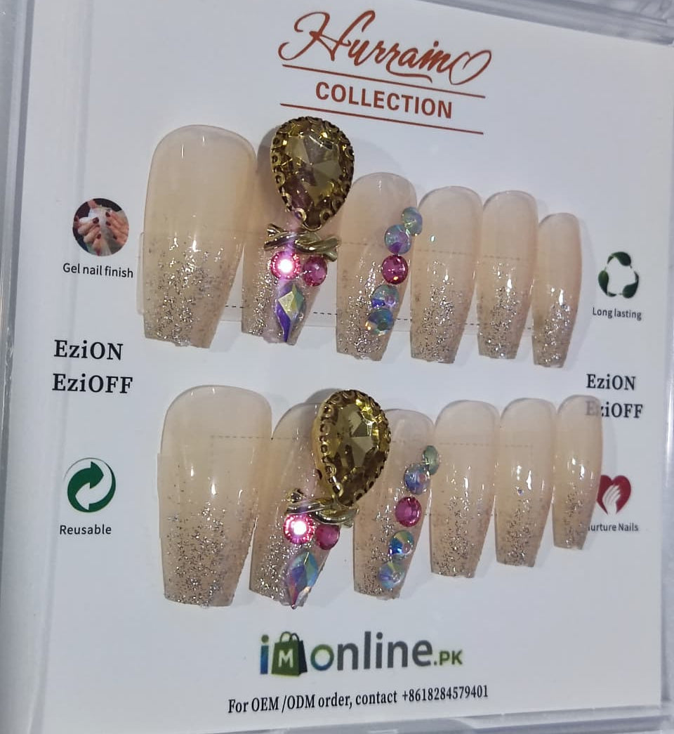 Trendy Nude Diamond